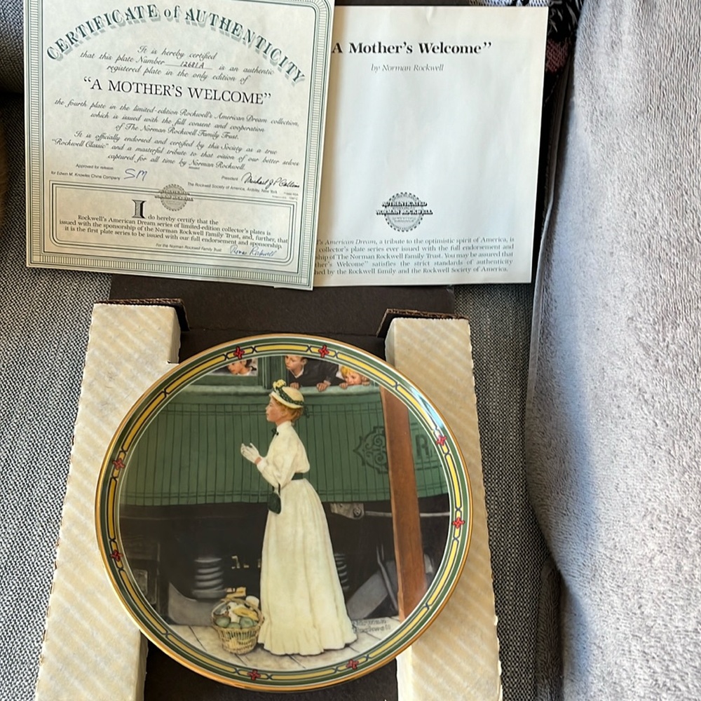 A Mothers Welcome by Norman Rockwell. Collectors plate